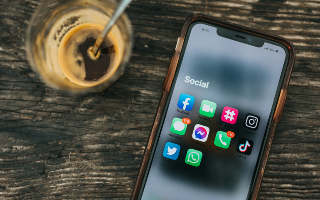 Jak skutecznie wykorzystać media społecznościowe w rekrutacji IT?